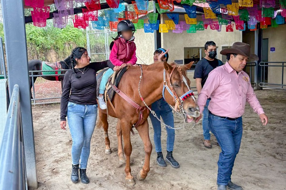 SMDIF Huamantla ofrece terapias a bajo costo para personas con discapacidad